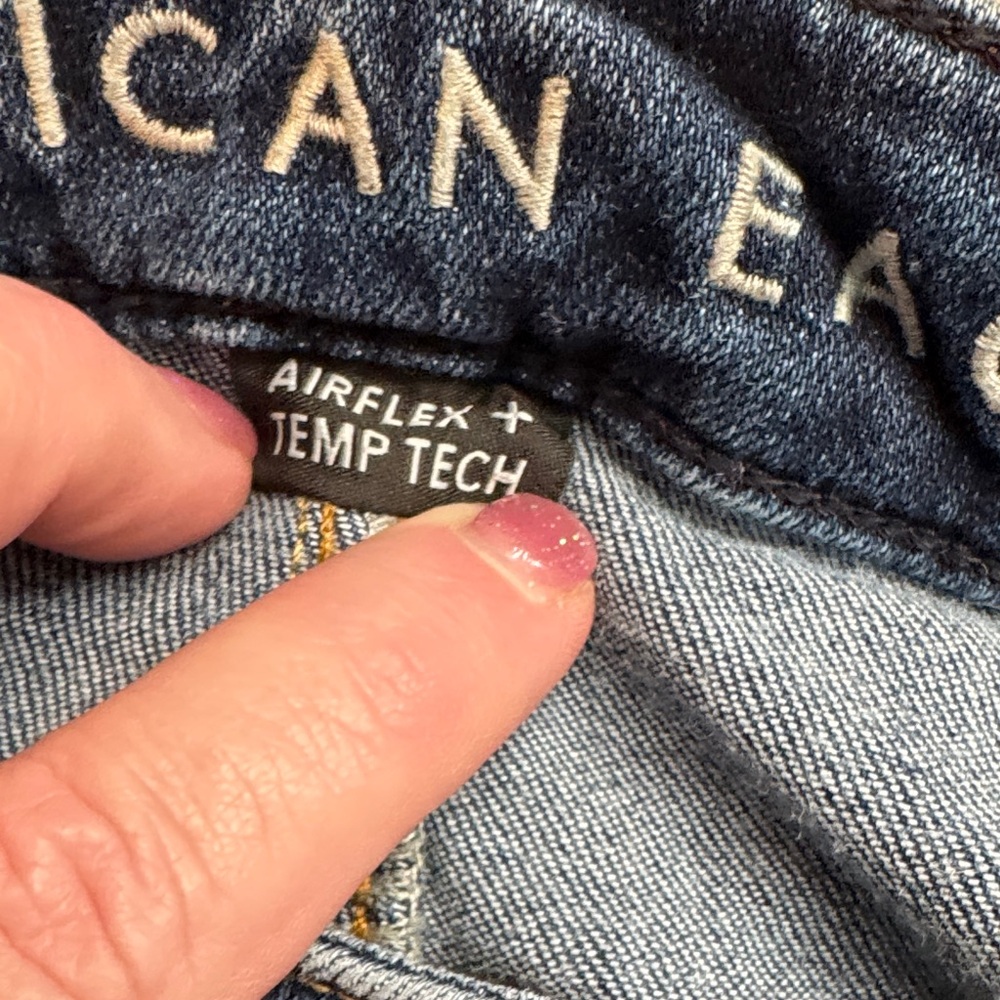 American Eagle Men’s 34x30 AirFlex+ Temp Tech Medium Wash Blue Straight Jeans - Picture 7 of 11